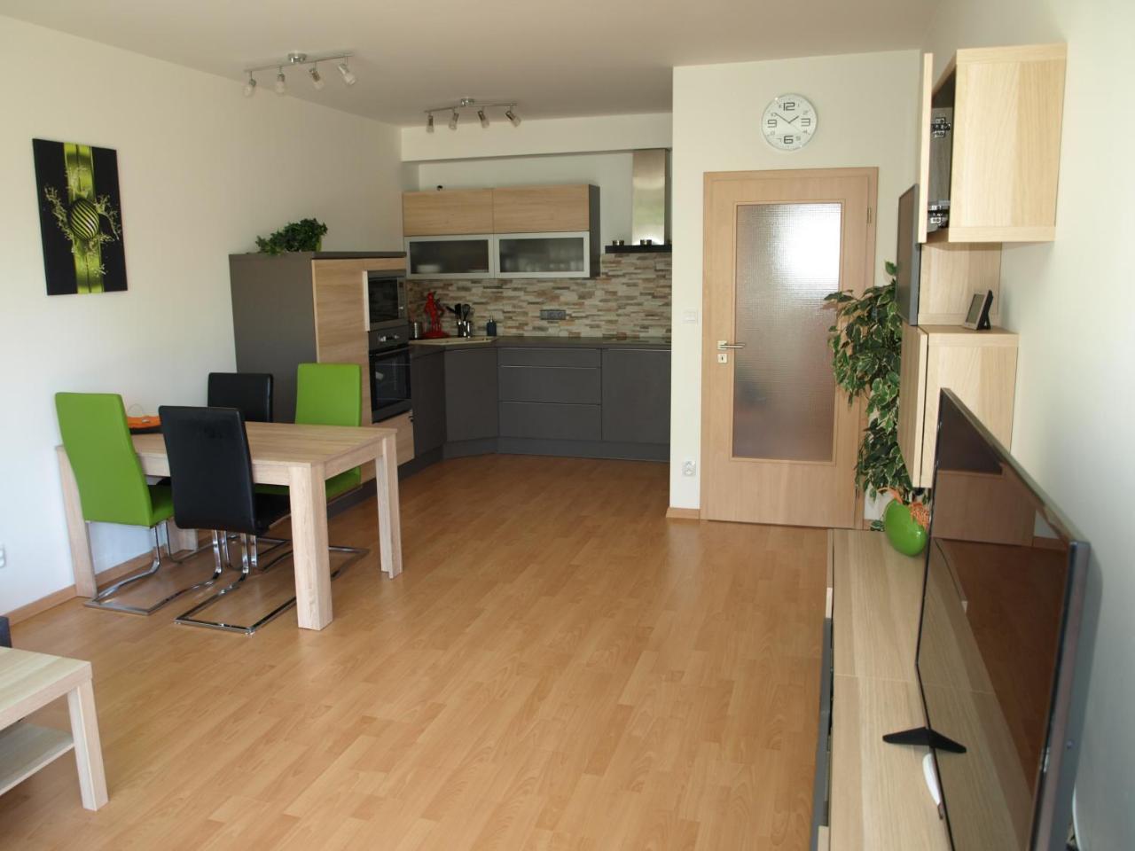 Apartman Self Check In/Out 弗尔赫拉比 外观 照片